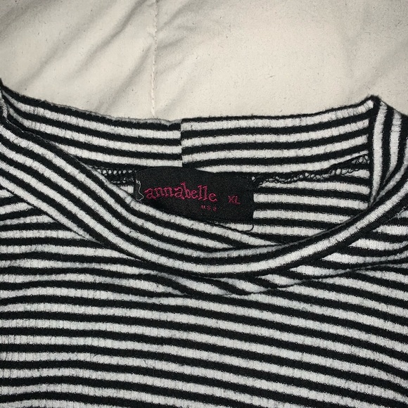 Cropped mock neck with black and white stripes - Picture 2 of 2